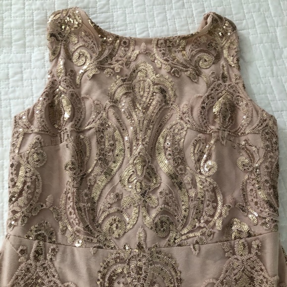 EUC Quiz Sleeveless Sequin Full length Gown - Champagne Gold w/Peachy/Rose Tones - Picture 2 of 13